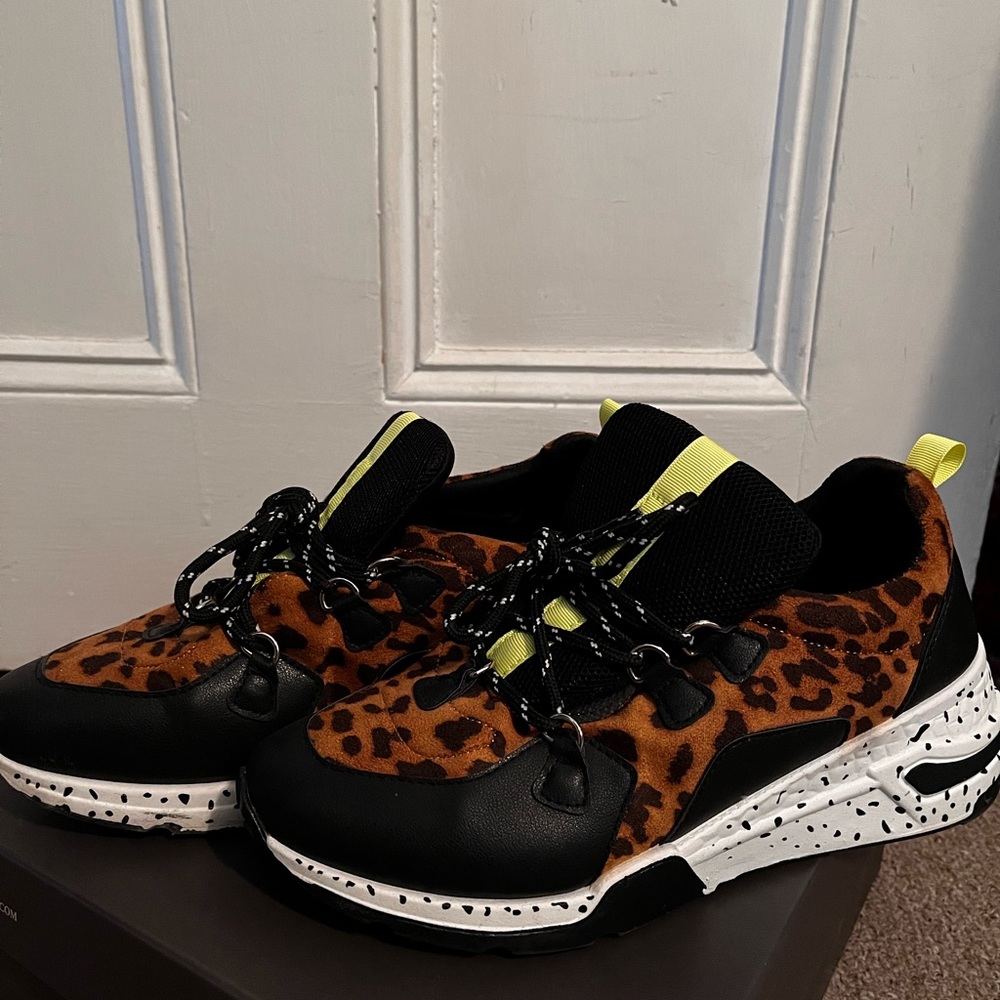 Steve Madden leopard sneakers